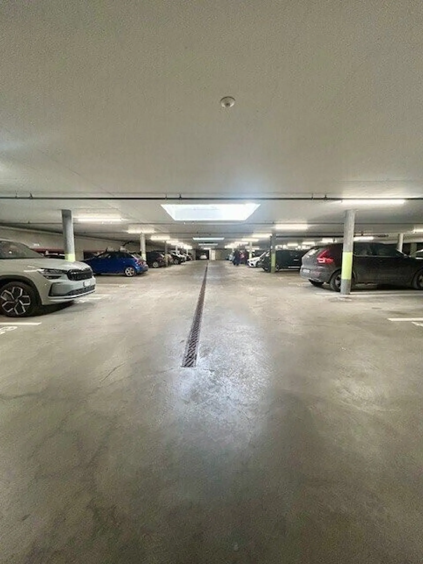 Places de parc intérieures à Sierre - Photo 2 sur 2