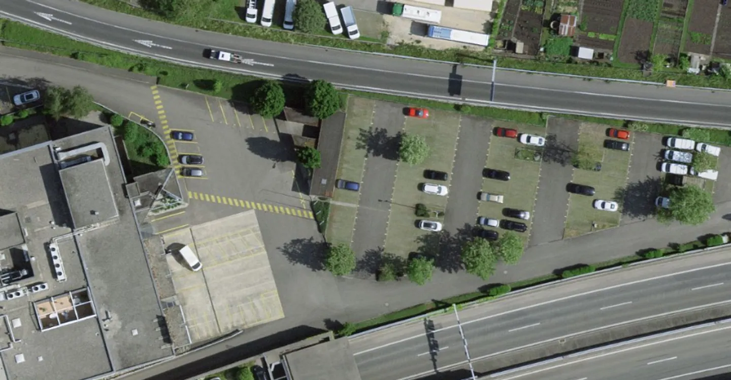 Places de parc 24h/24 - Photo 1 sur 1