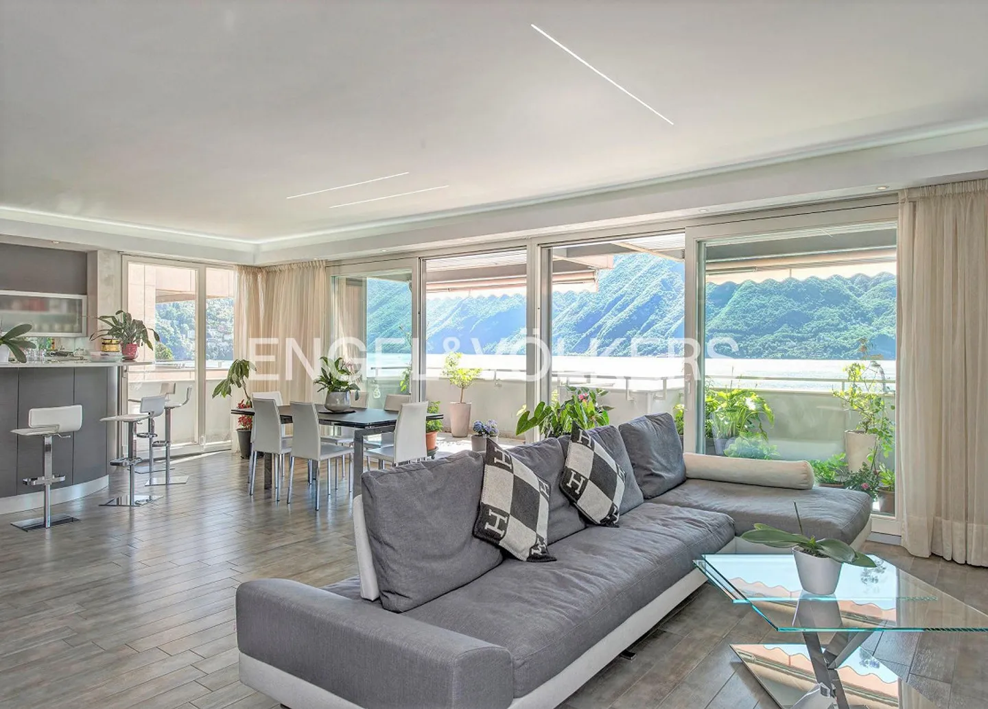 Appartement exclusif sur les rives du lac de Lugano - Photo 2 sur 13