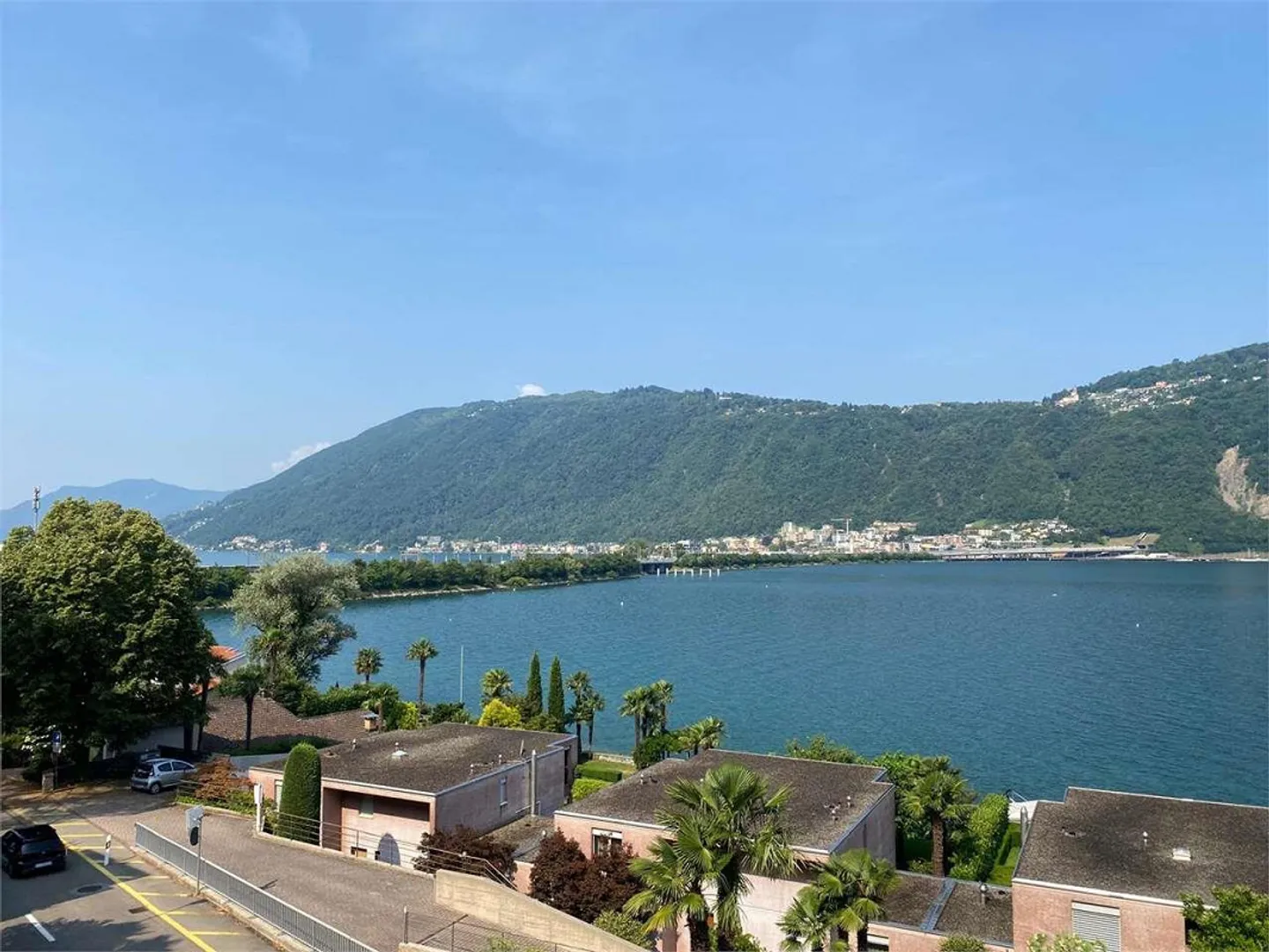 Stupendo attico con vista lago - Foto 2 di 13
