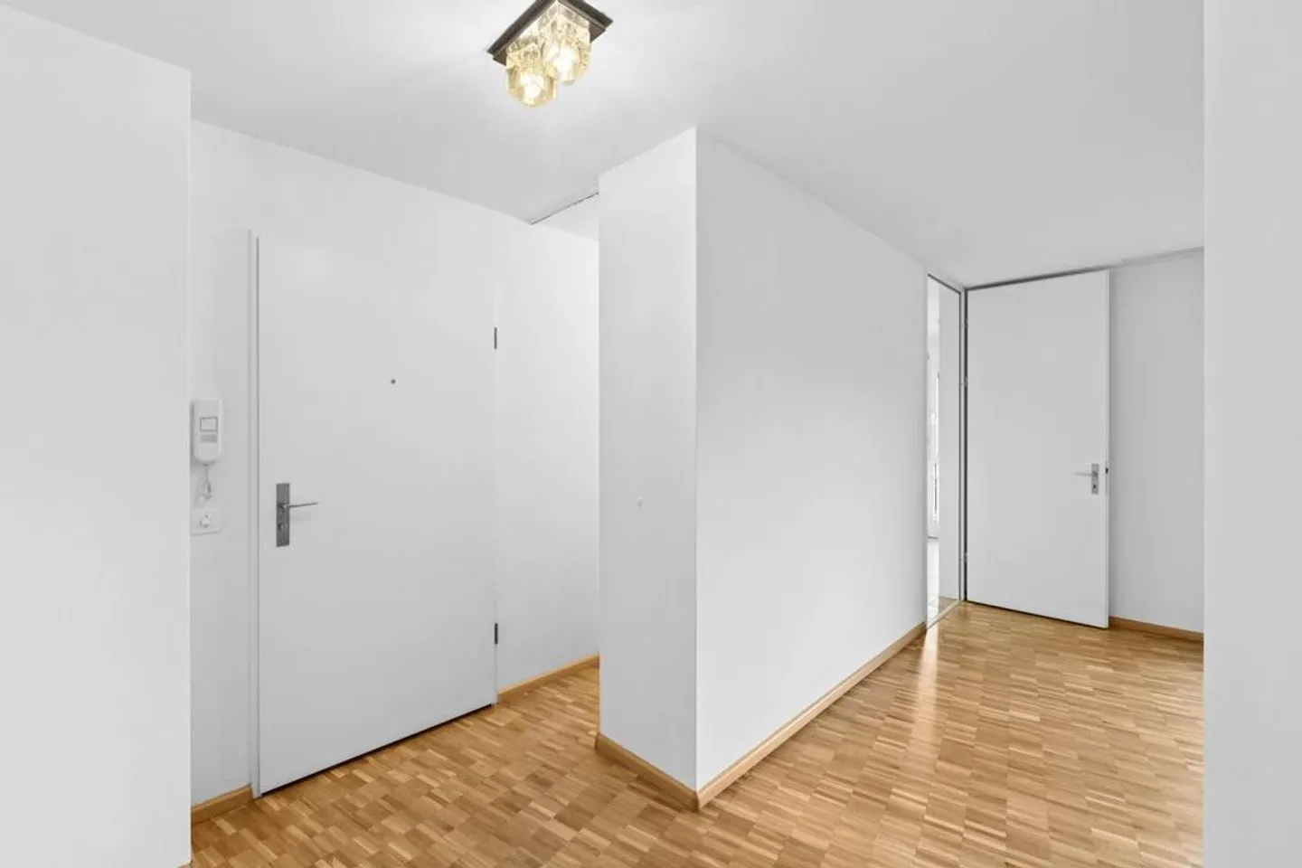 Appartamento familiare di 4,5 stanze in un grande complesso di giardini - Foto 2 di 11