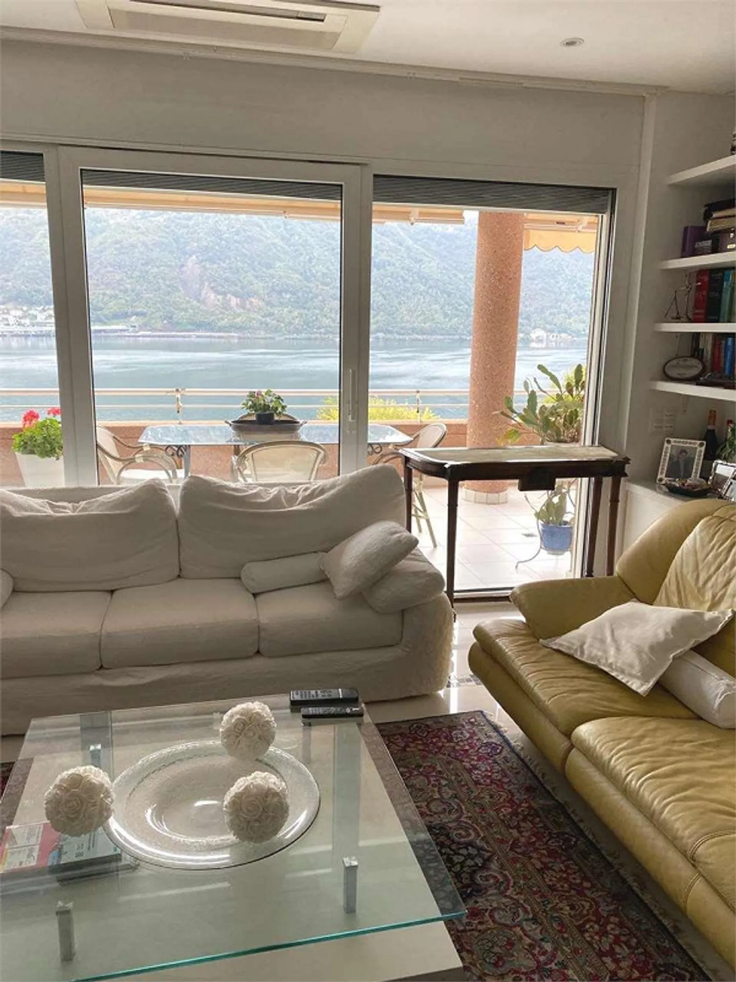 Stupendo attico con vista lago - Foto 8 di 13