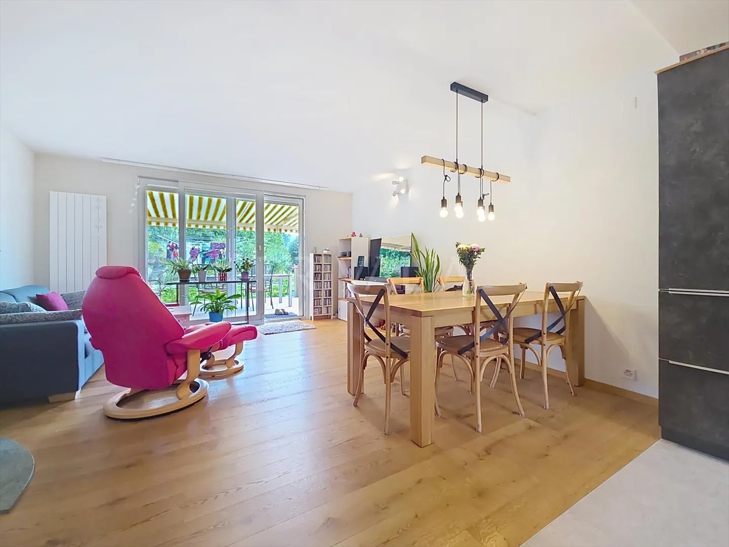 Affascinante casa di villaggio ristrutturata in un ambiente tranquillo... - Foto 1 di 11