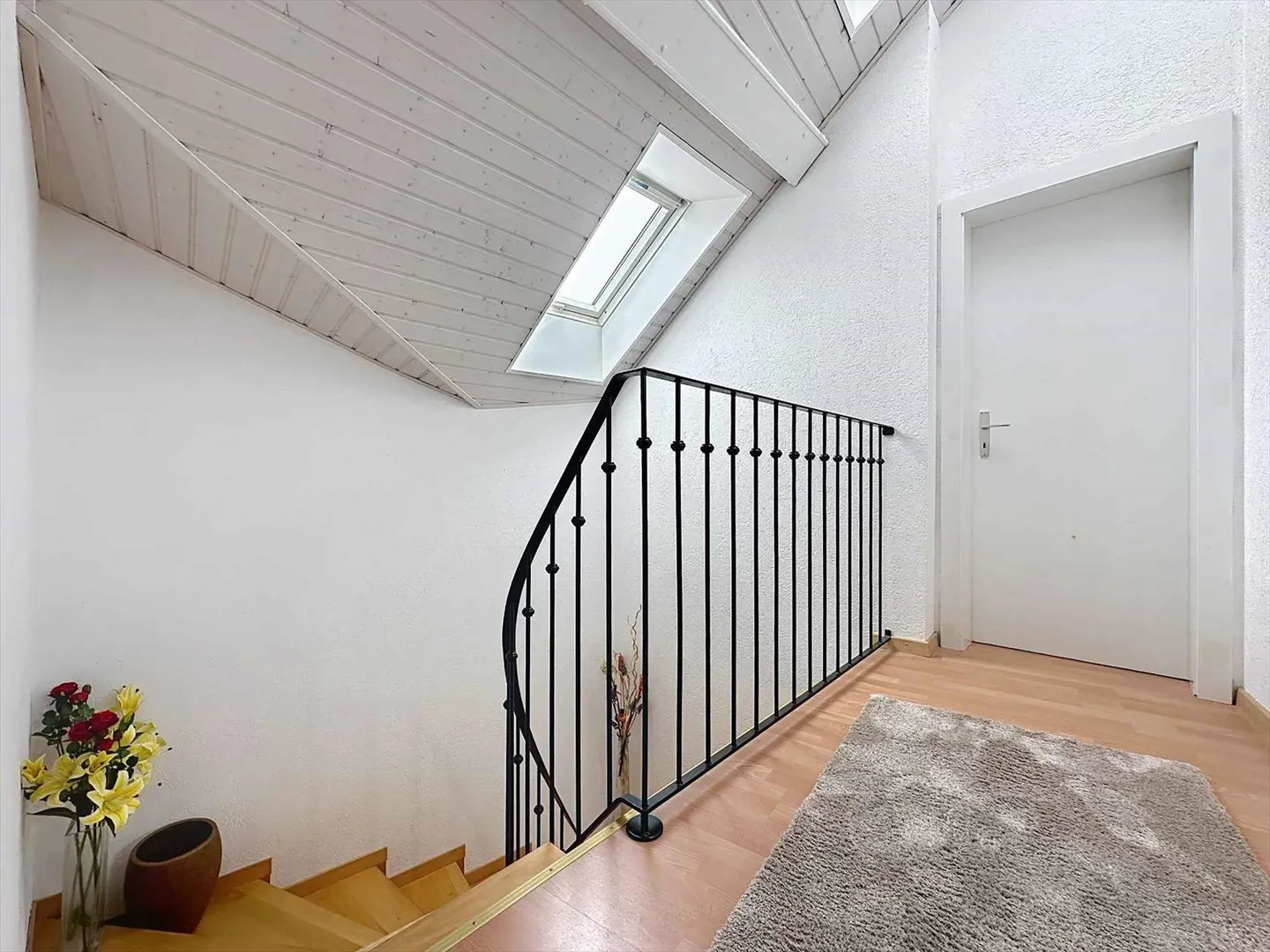 Maison familiale avec 5.5 pièces, terrasse et jardin ! - Photo 8 sur 13