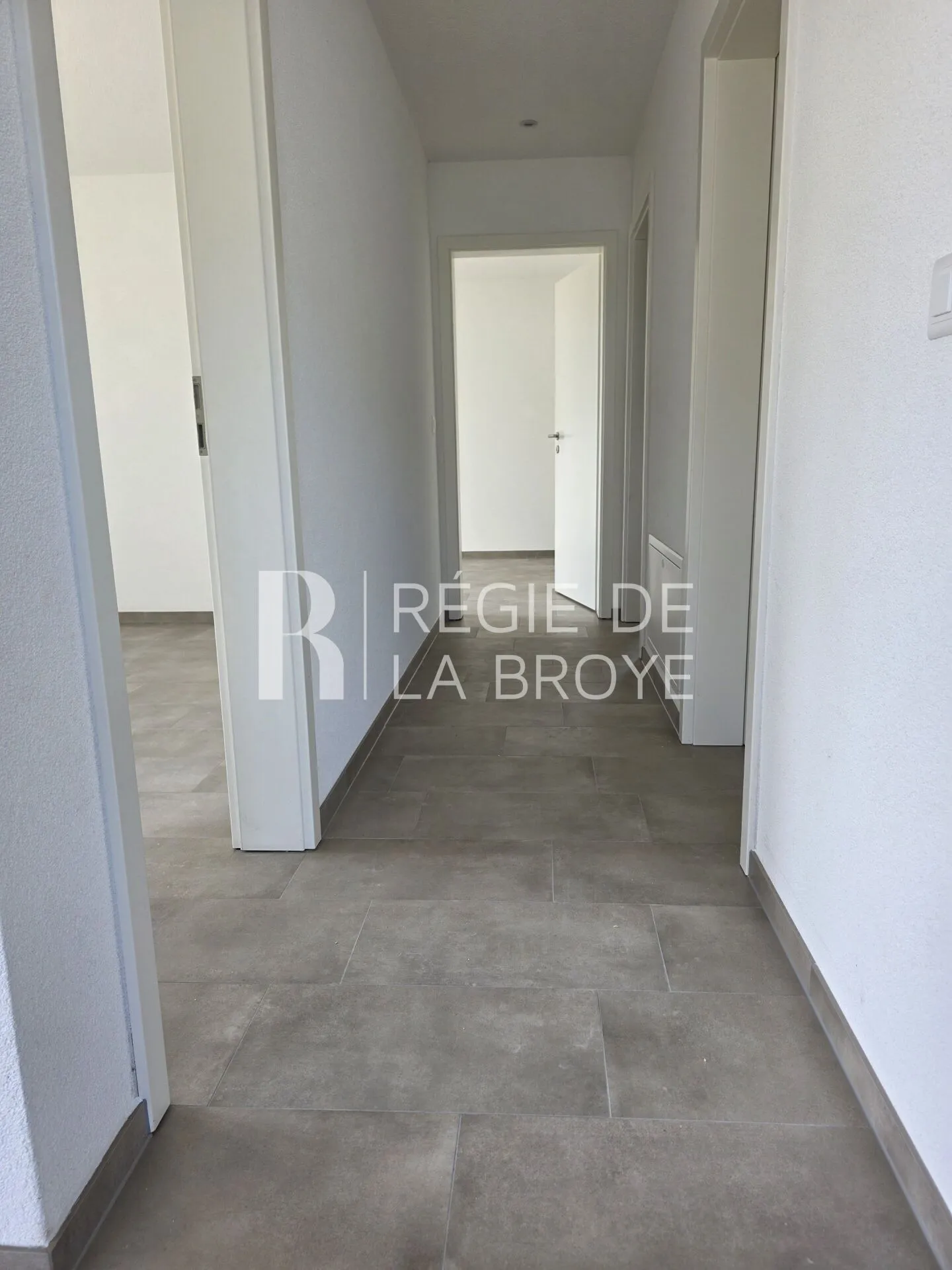 4.5-room apartment with large balcony in Chabrey - Photo 16 of 17