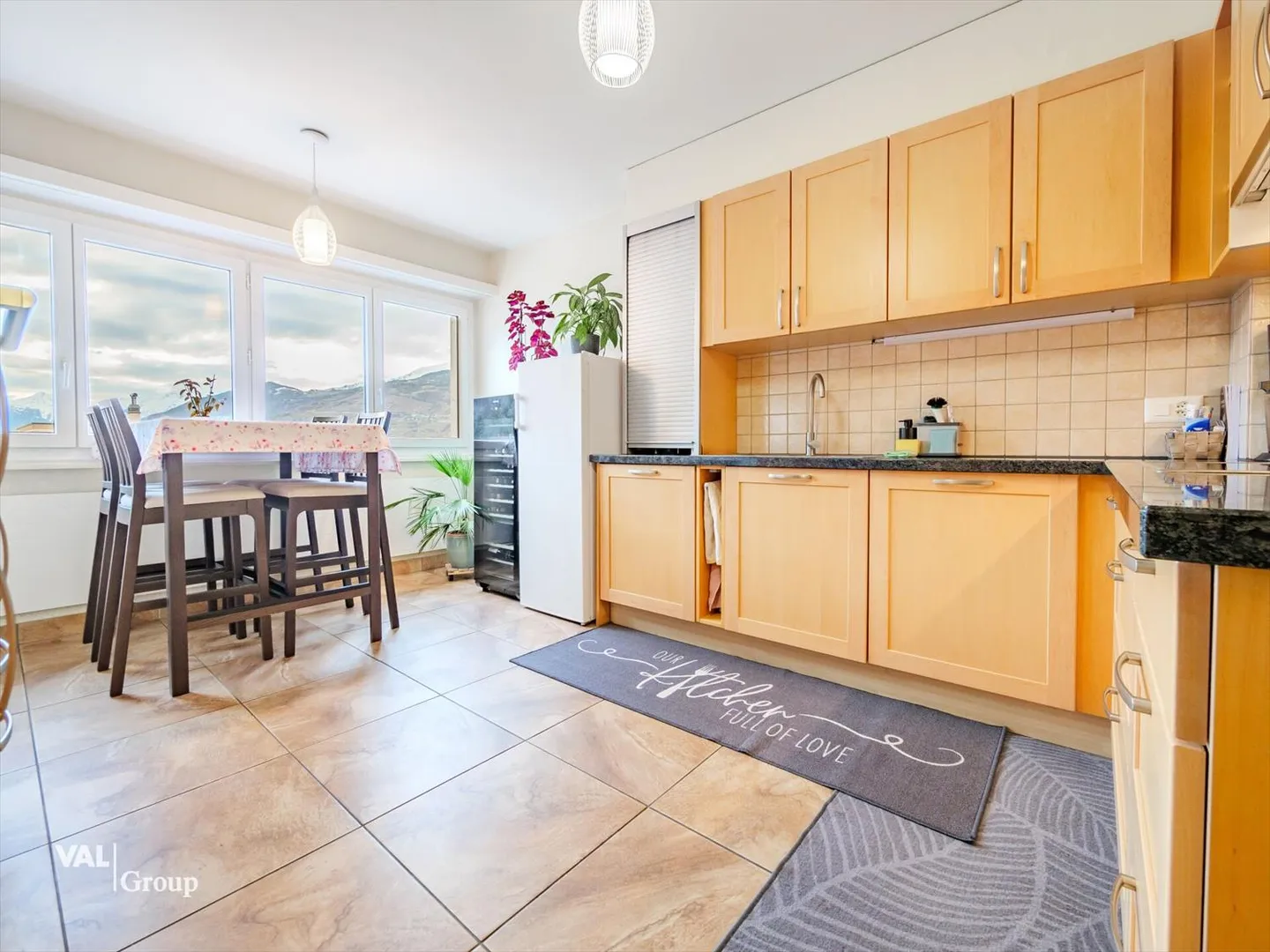 Bel appartement rénové de 4,5 pièces dans un quartier calme - Photo 4 sur 13