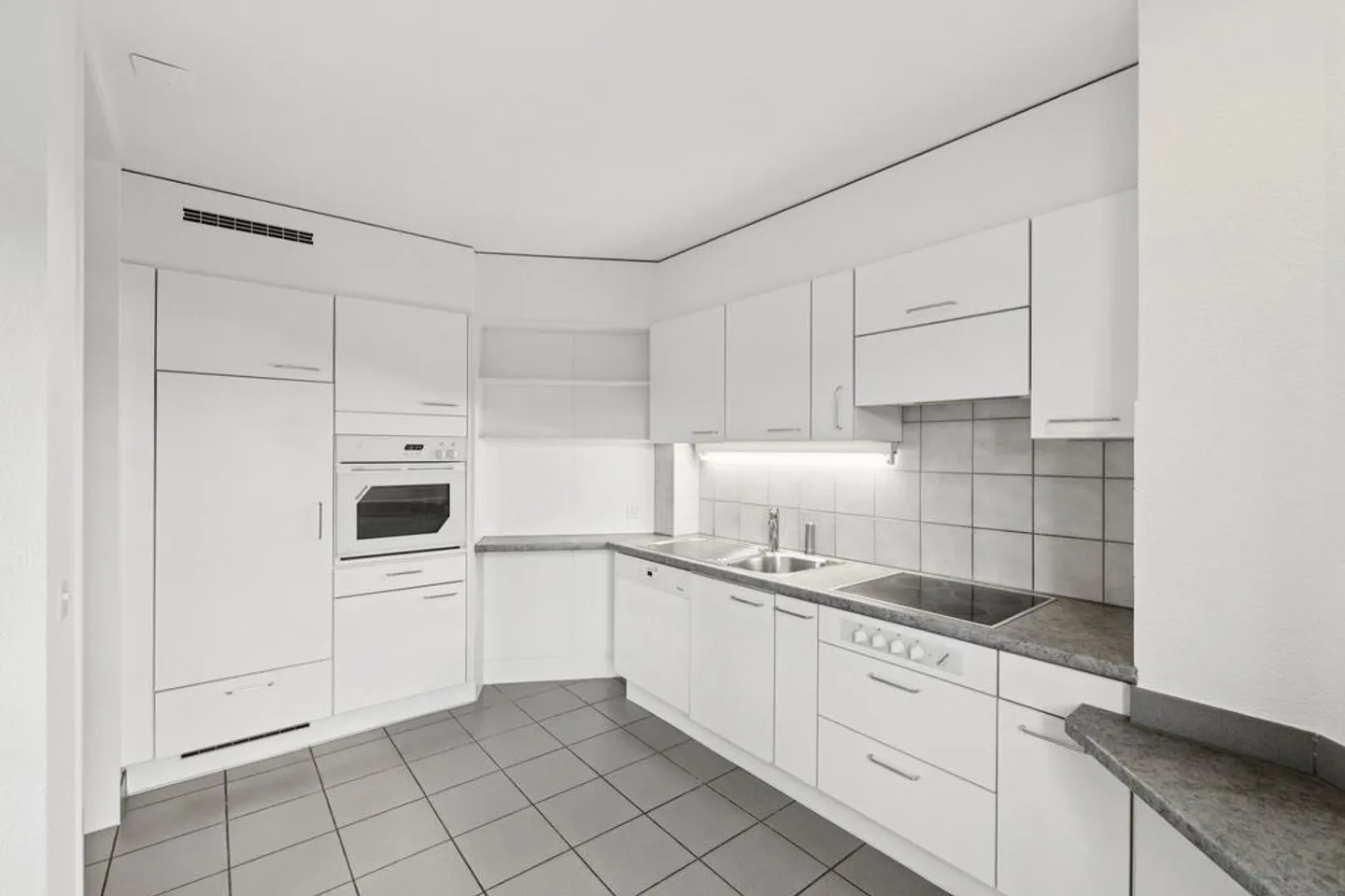 Appartamento familiare di 4,5 stanze in un grande complesso di giardini - Foto 4 di 11