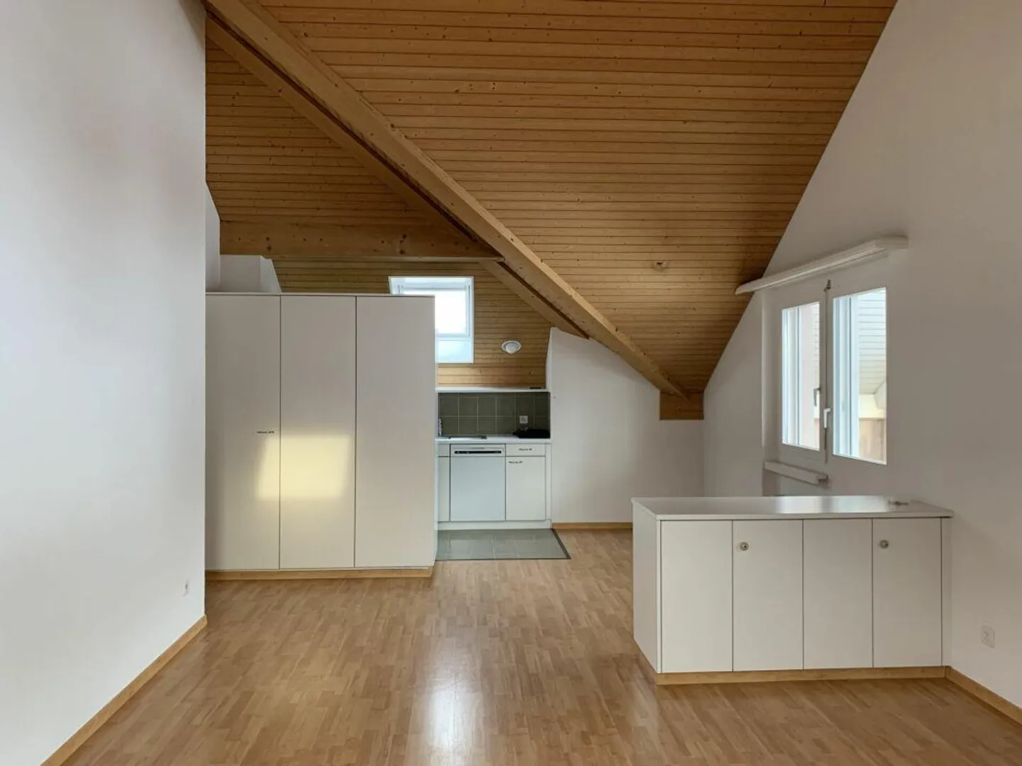 Cozy attic apartment in the middle of Gähwil - Photo 2 of 10