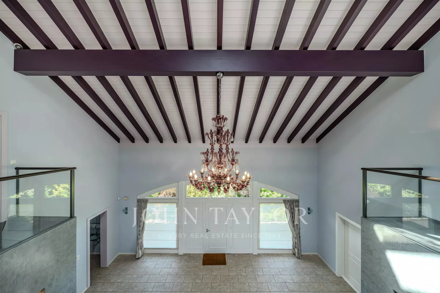 Stunning Villa with Lake Views - Photo 4 of 20