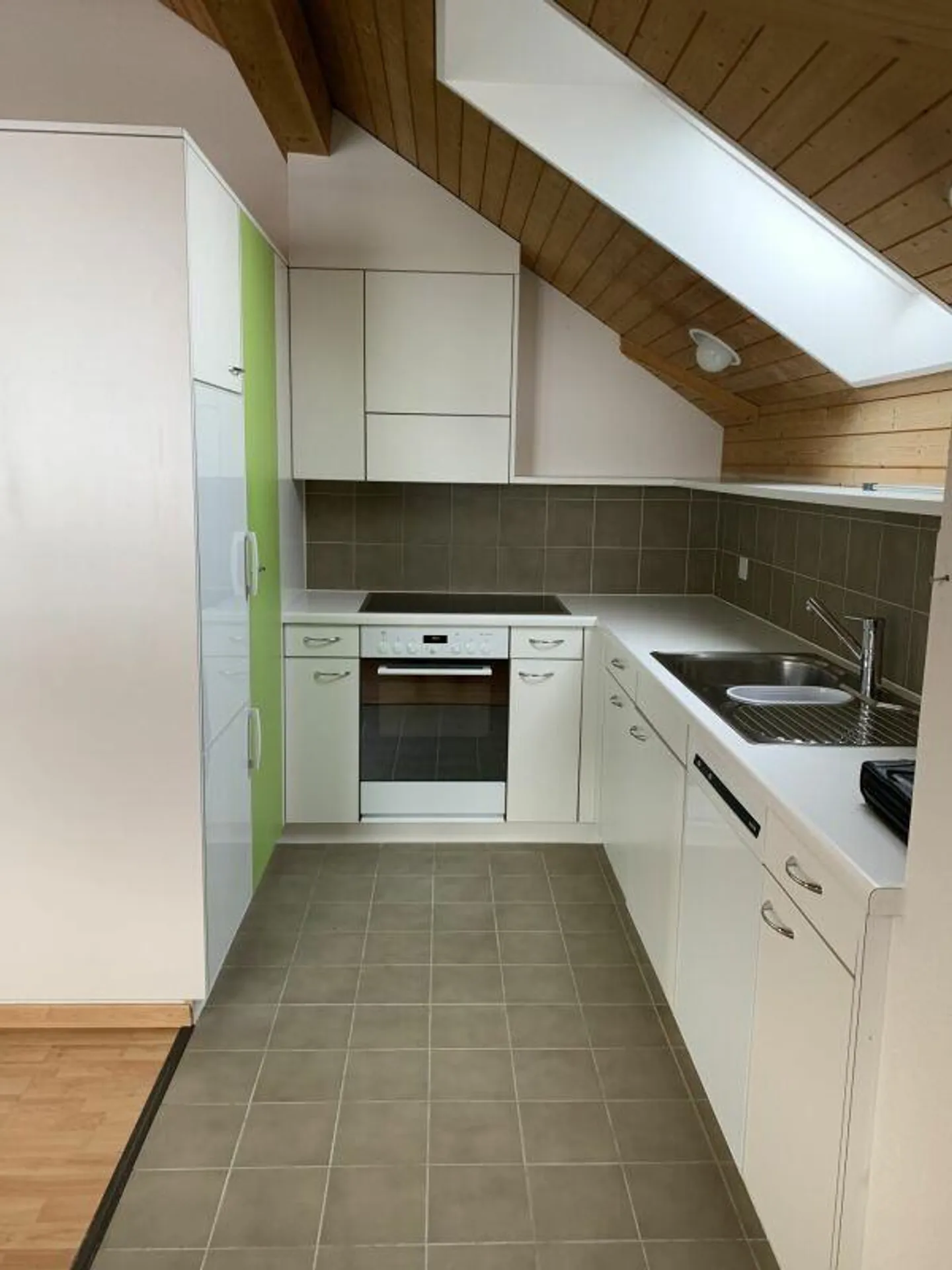 Cozy attic apartment in the middle of Gähwil - Photo 3 of 10