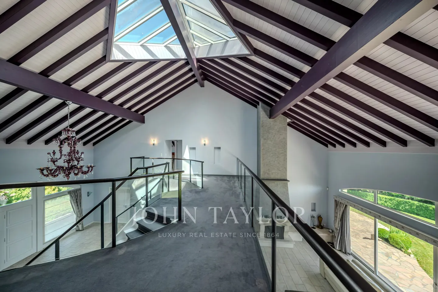 Stunning Villa with Lake Views - Photo 5 of 20