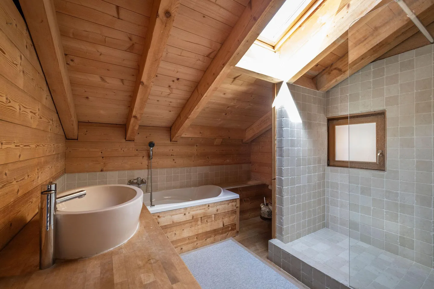 Chalet for sale - Photo 11 of 18