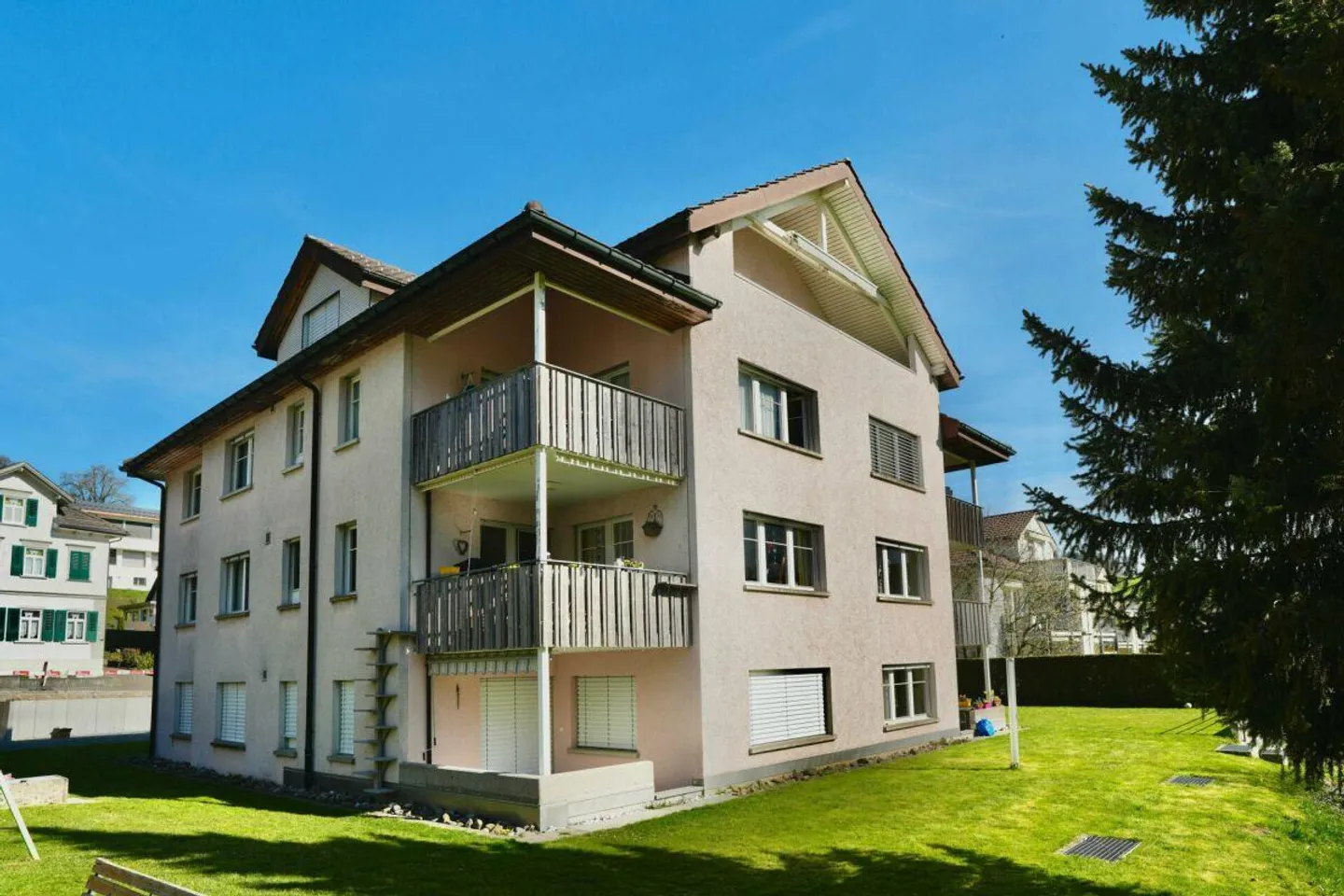 Cozy attic apartment in the middle of Gähwil - Photo 10 of 10