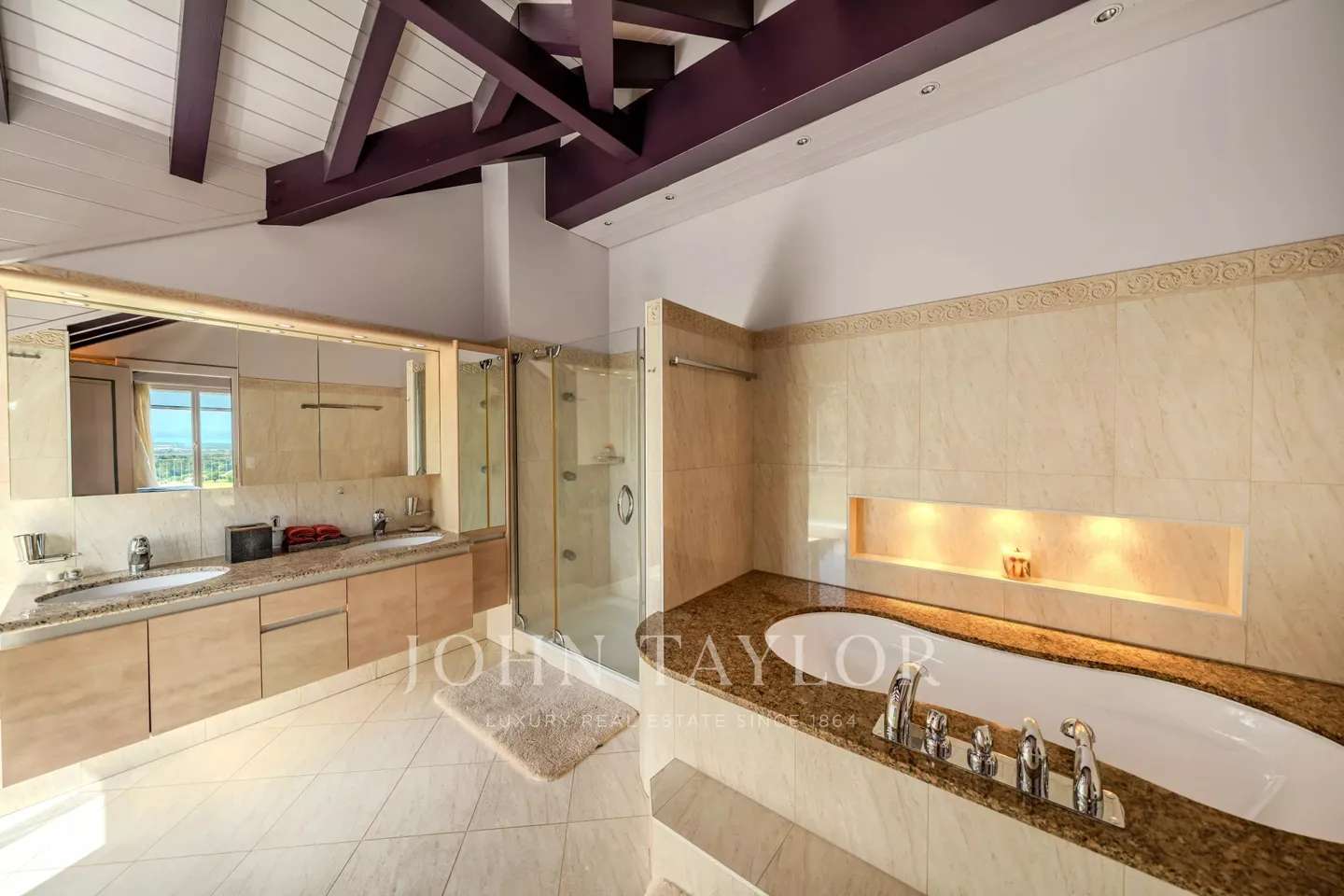 Stunning Villa with Lake Views - Photo 12 of 20
