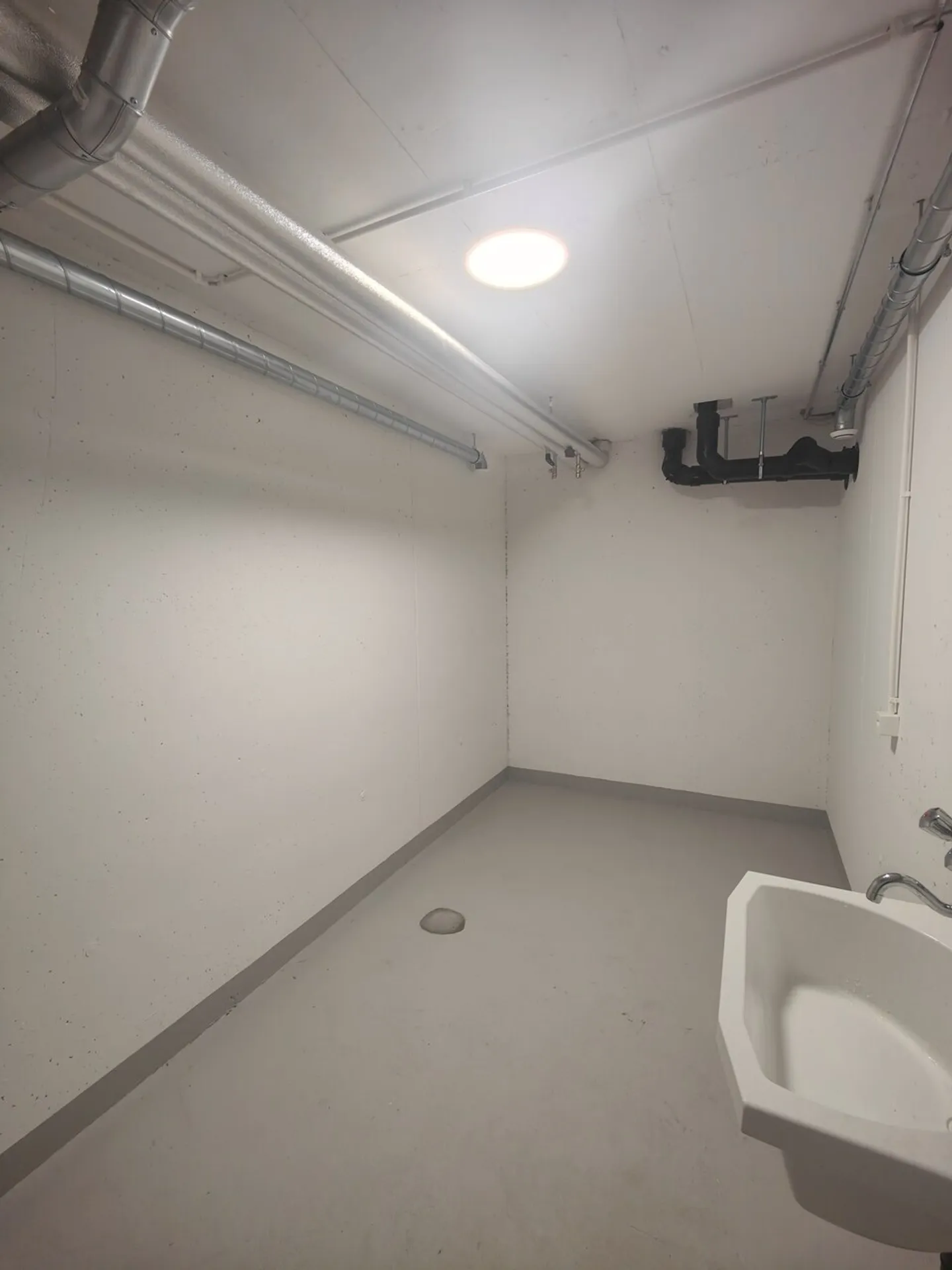 Espace de stockage sécurisé à Zurich - Photo 8 sur 9