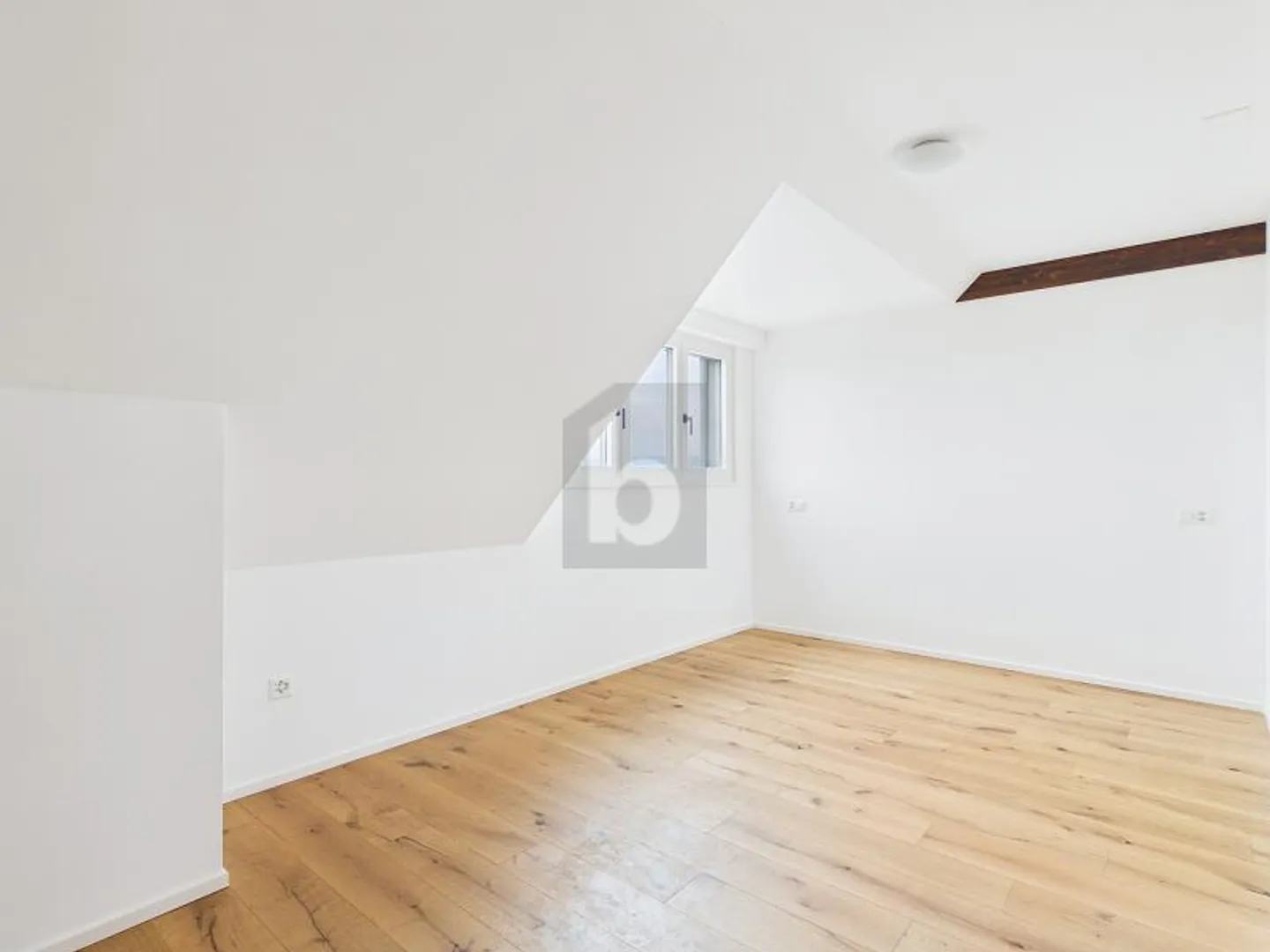 AU COEUR DE LA VILLE ANCIENNE - CHARMANT & AVEC JARDIN - Photo 5 sur 6