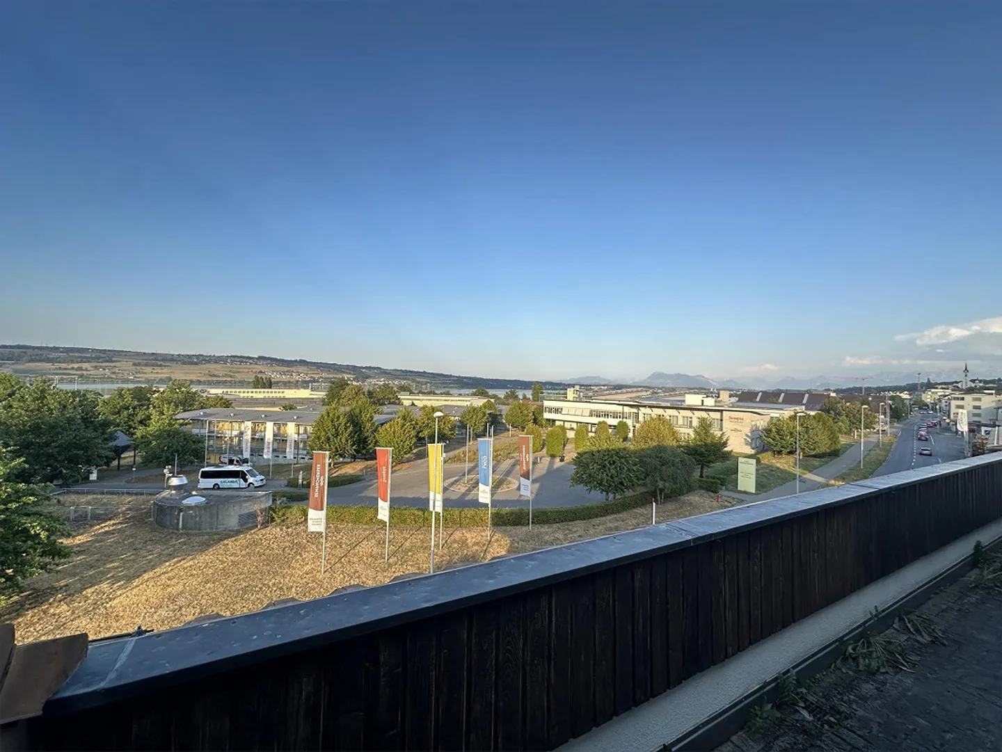 Appartement penthouse 5.5 pièces avec vue panoramique/sur le lac - Photo 1 sur 9
