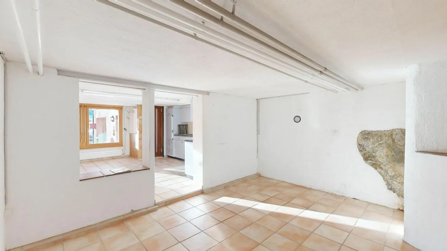 Nature-oriented: Two-family house in Davos Laret - Photo 9 of 28