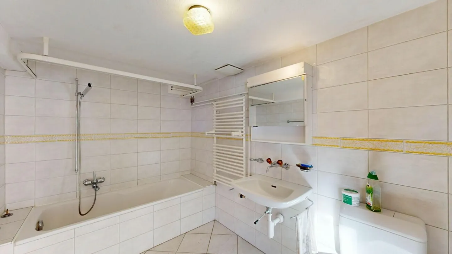 Nature-oriented: Two-family house in Davos Laret - Photo 11 of 28