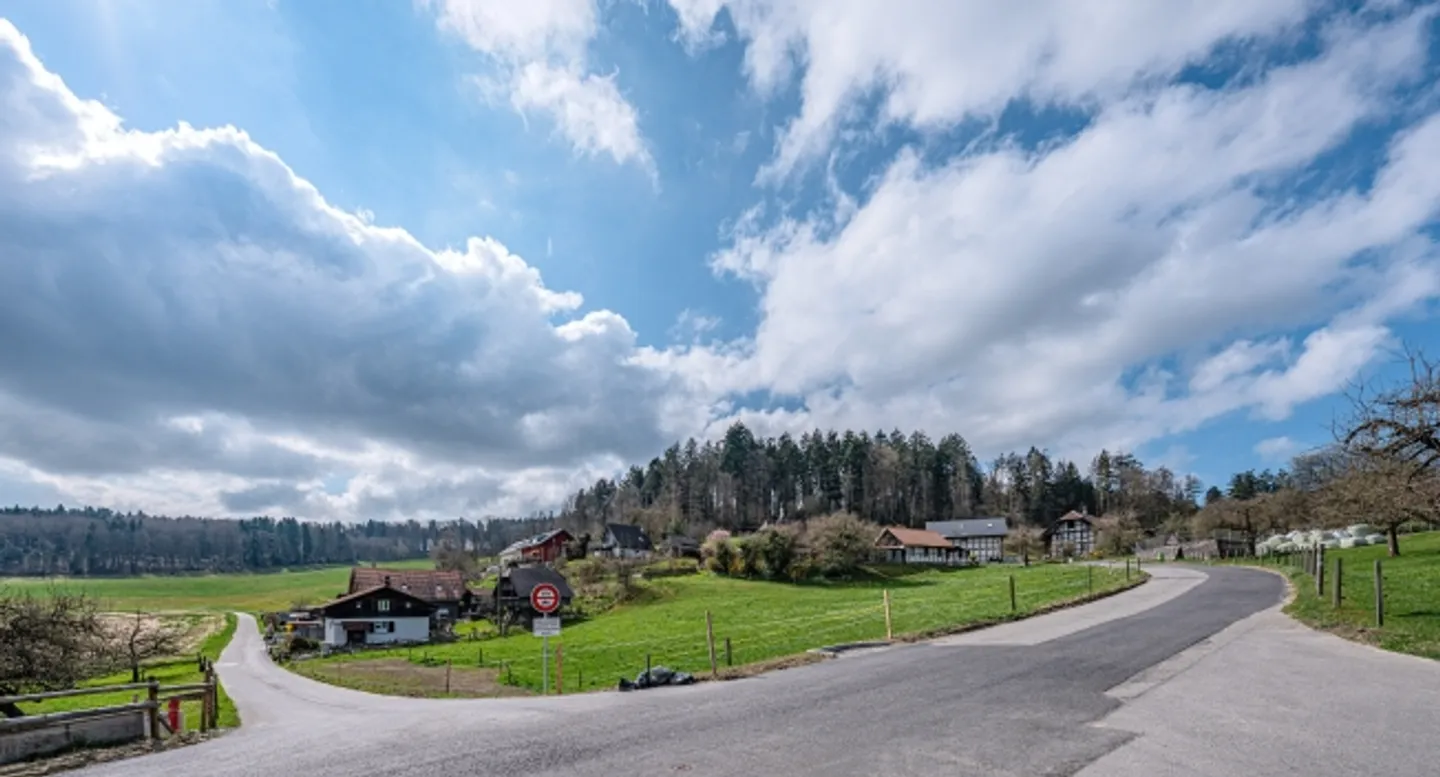 SUPERBE TERRAIN À BÂTIR À SCHÜPFEN - Photo 4 sur 8
