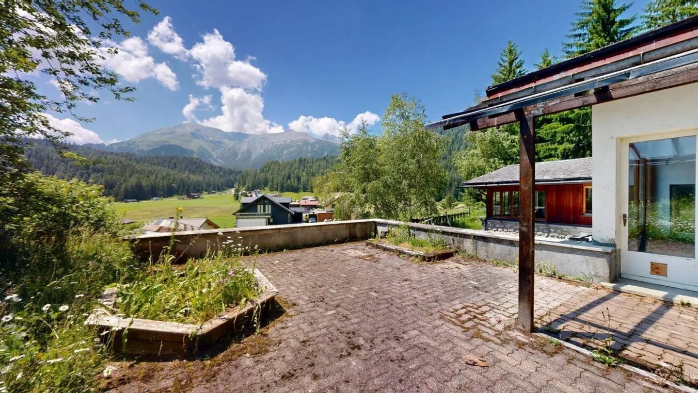 Nature-oriented: Two-family house in Davos Laret - Photo 17 of 28