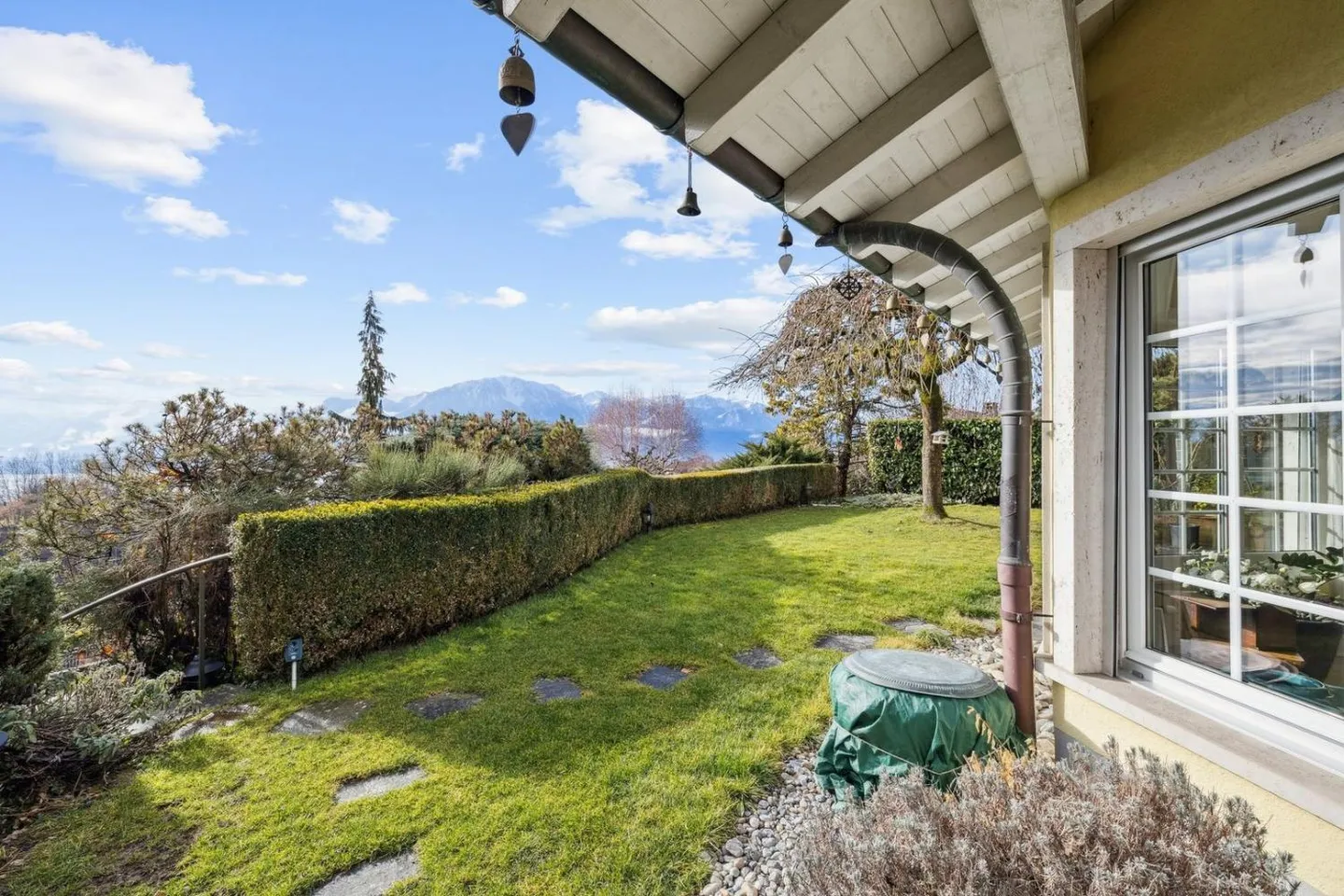 Charmante Freistehende Villa mit Blick - Foto 5 von 13