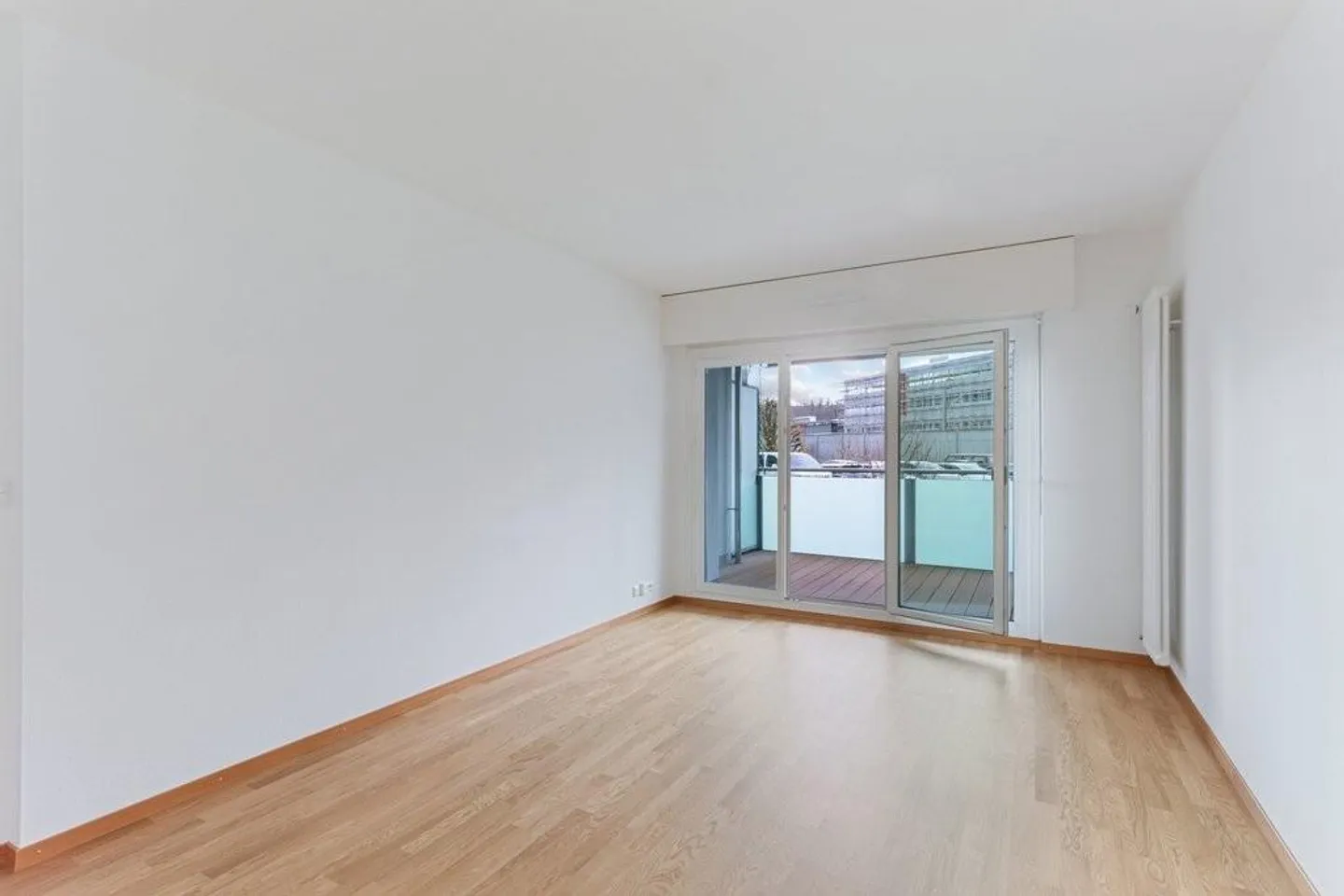 Treat yourself to accommodation close to all amenities - Photo 2 of 5