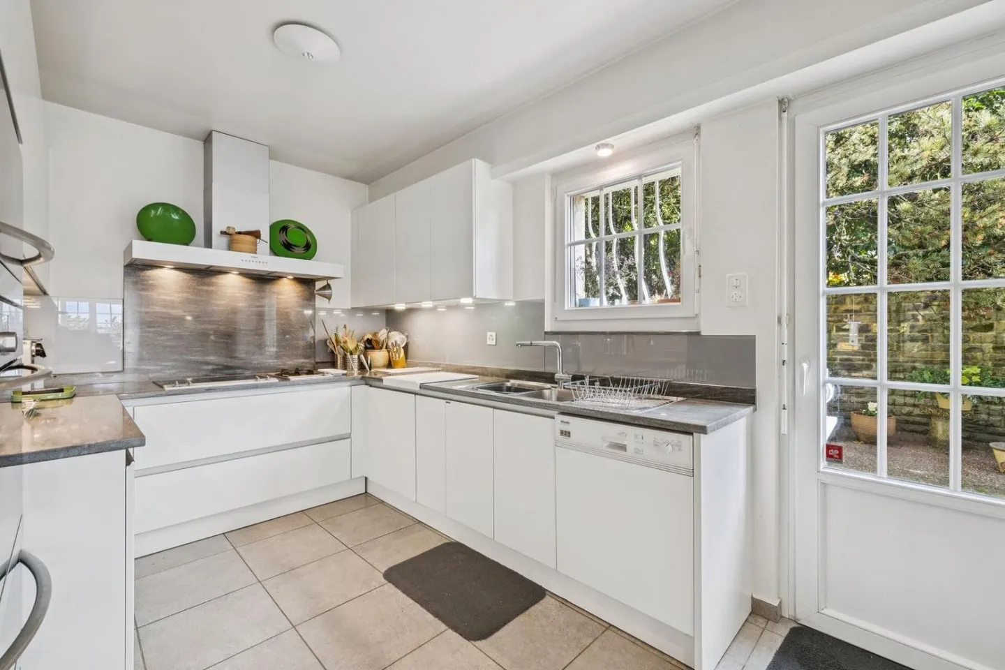 Charmante Freistehende Villa mit Blick - Foto 11 von 13