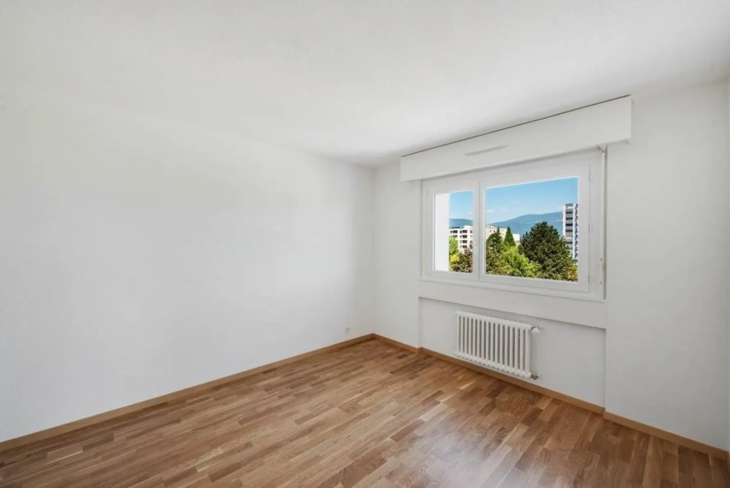 Treat yourself to accommodation close to all amenities - Photo 4 of 5