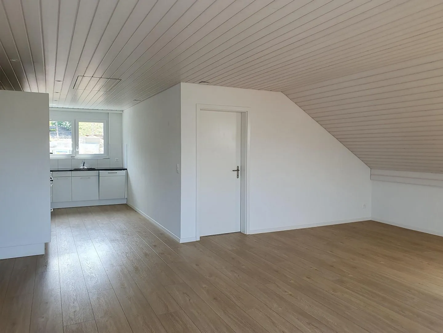 Appartamento da sogno di 3,5 stanze a Flurlingen con vista diretta - Foto 6 di 17