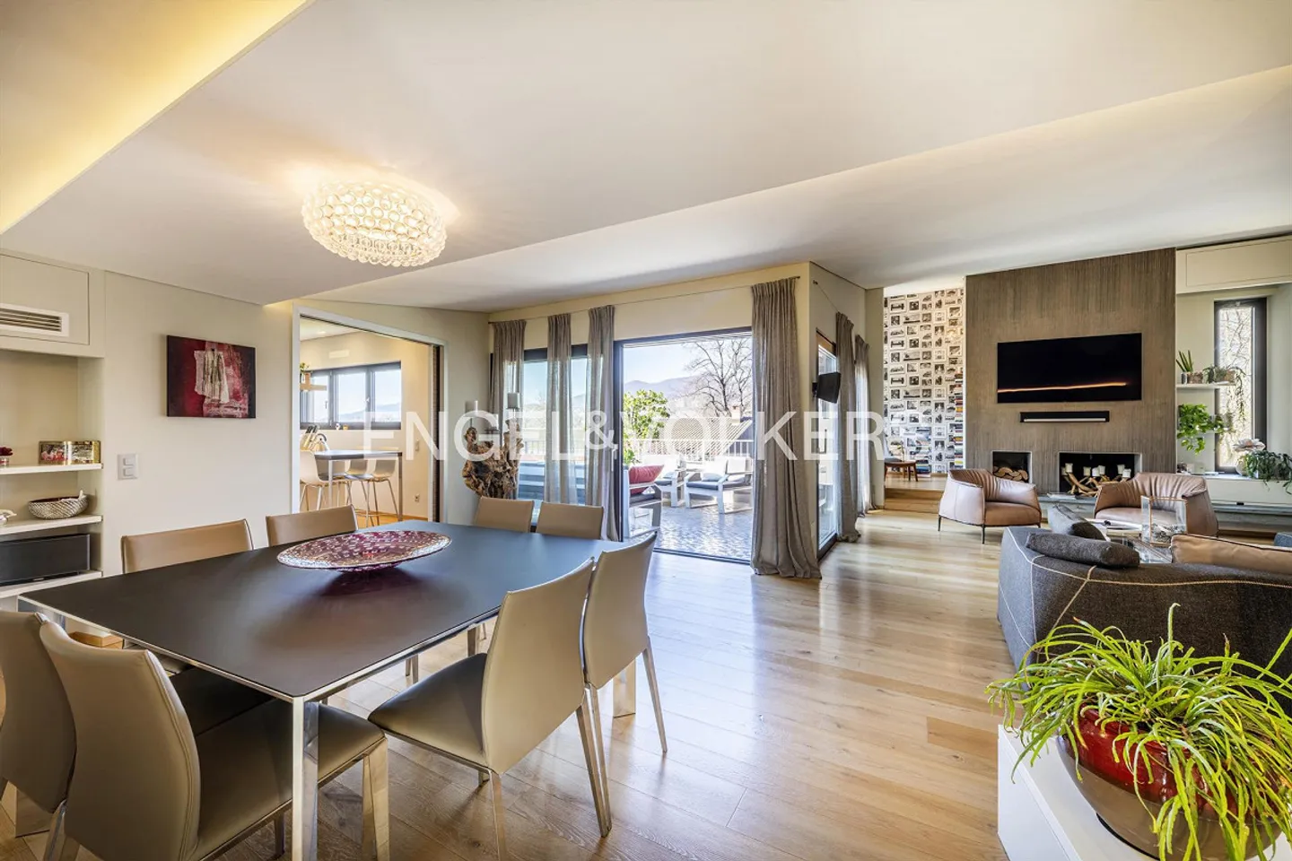 Villa moderna ed elegante con piscina - Foto 2 di 15