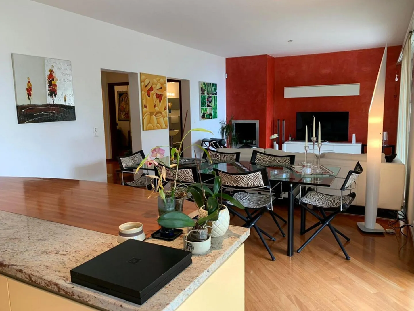 EIN ATEMBERAUBENDER BLICK VON IHRER NEUEN WOHNUNG - Foto 3 von 10