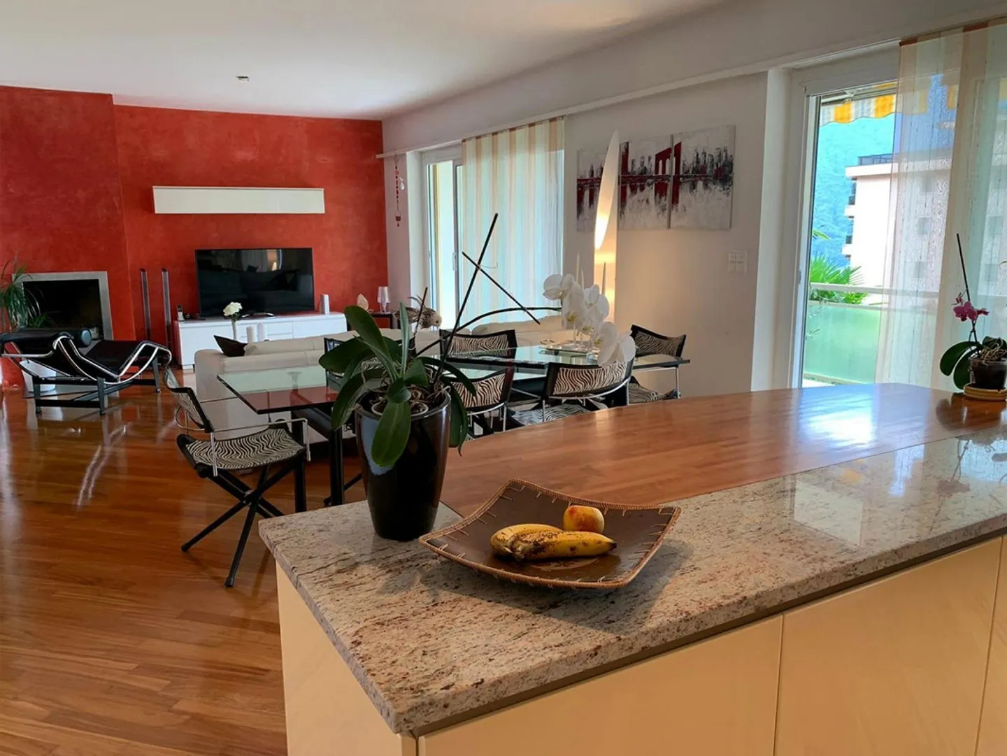 EIN ATEMBERAUBENDER BLICK VON IHRER NEUEN WOHNUNG - Foto 5 von 10