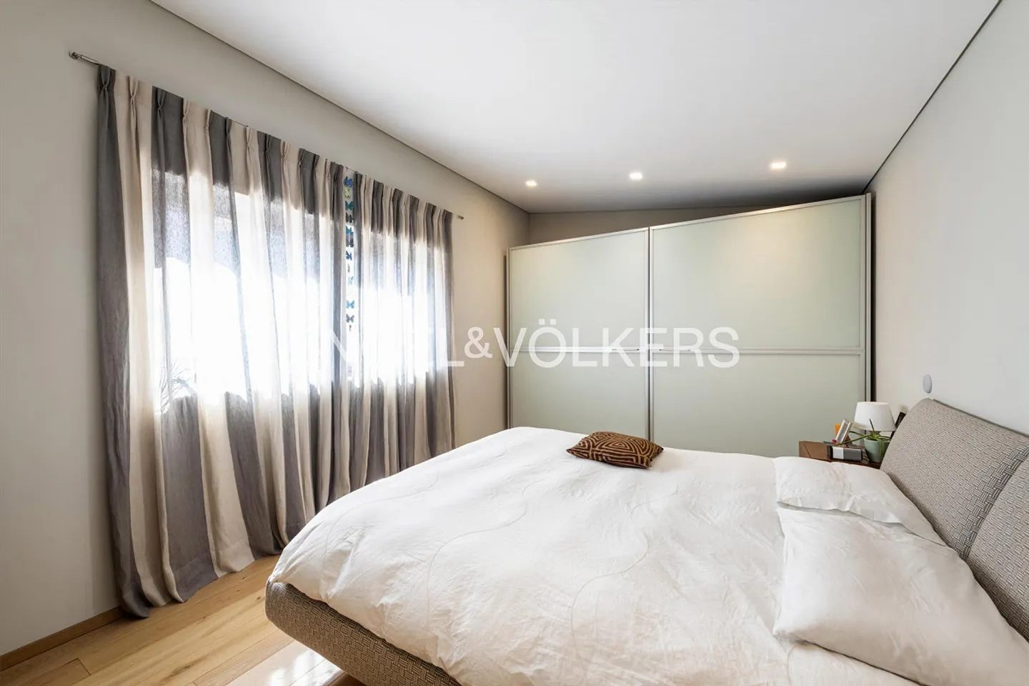 Villa moderna ed elegante con piscina - Foto 10 di 15