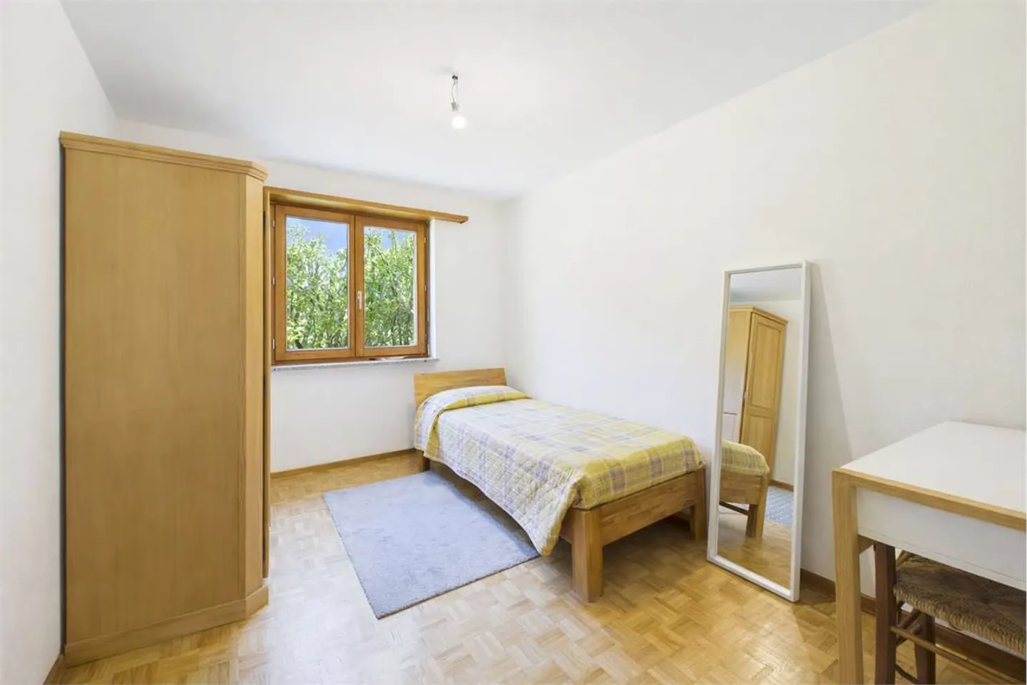 Renovated Apartment 4.5 - Photo 6 of 11