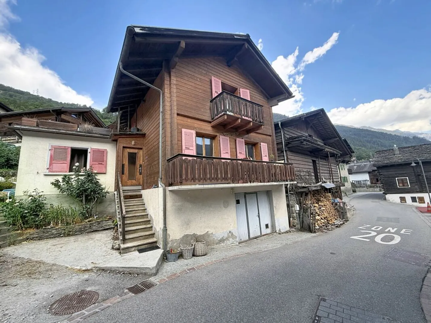 Chalet Le Coucou in Val de Bagnes - Photo 2 of 14