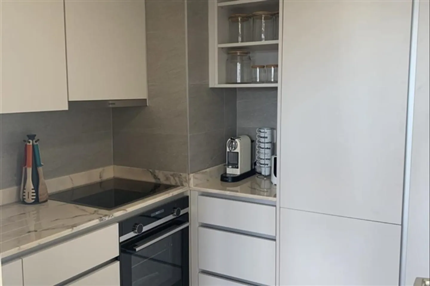 studio apartment - Photo 3 of 6