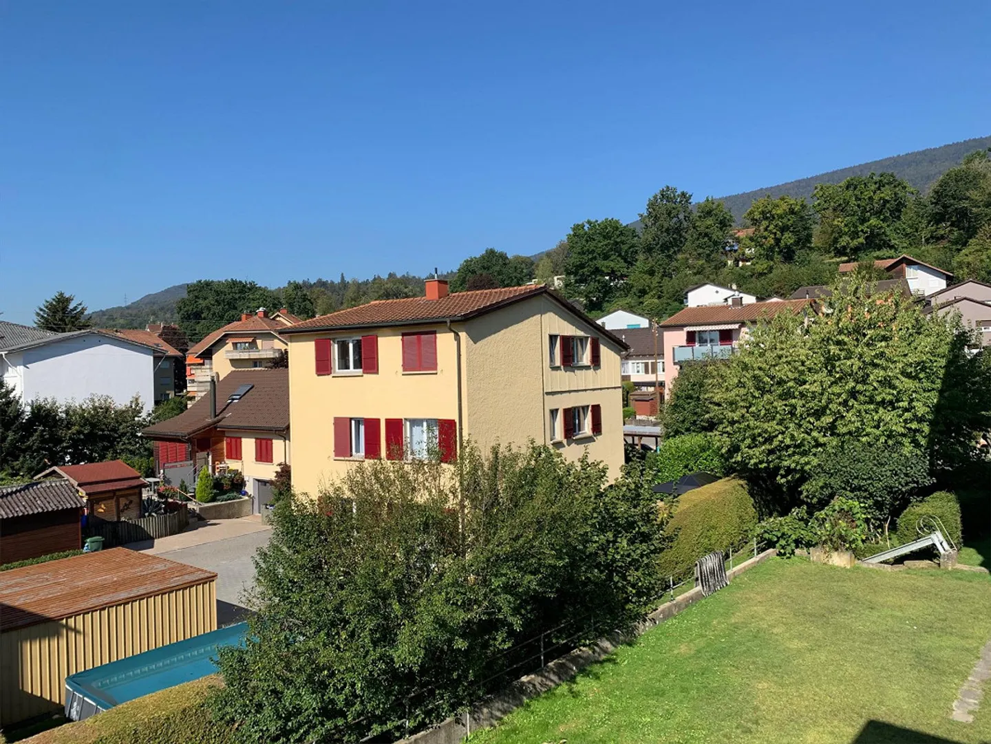 Luminoso appartamento di 3 stanze con area salotto soleggiata - Foto 9 di 9