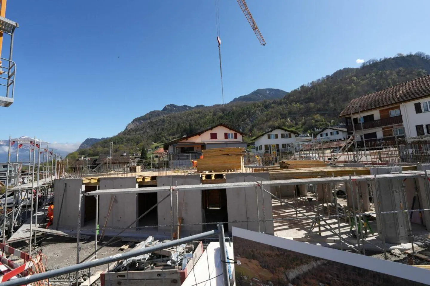 Exclusive garden apartment with plenty of privacy - 5.5 rooms in Trimmis - Photo 1 of 7