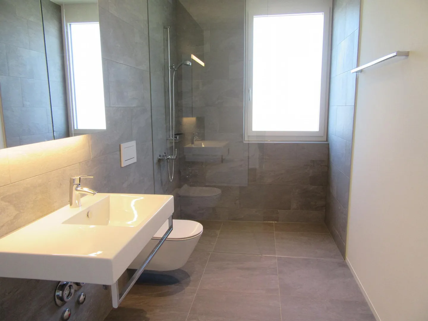 Moderne Wohnung mit herrlicher Aussicht - Foto 2 von 3