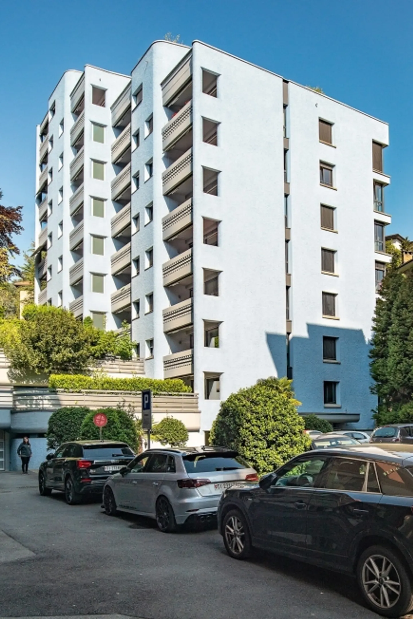 Spacious Apartment with Open View - Photo 1 of 1