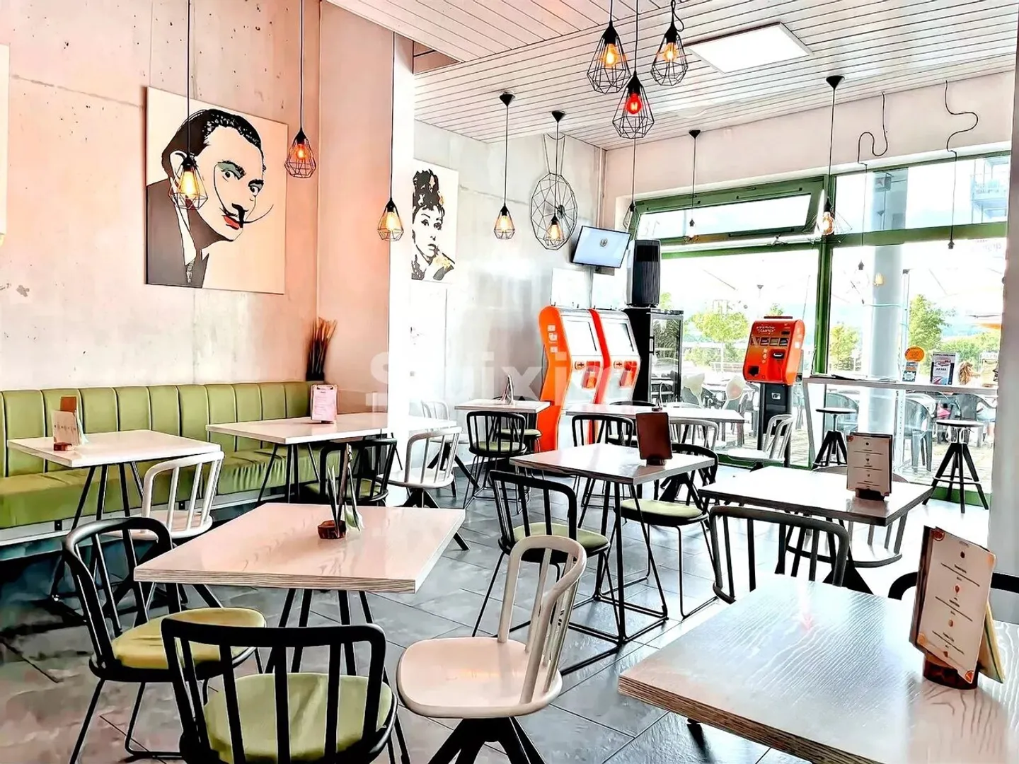 Modernes Café in Meyrin - Foto 1 von 5