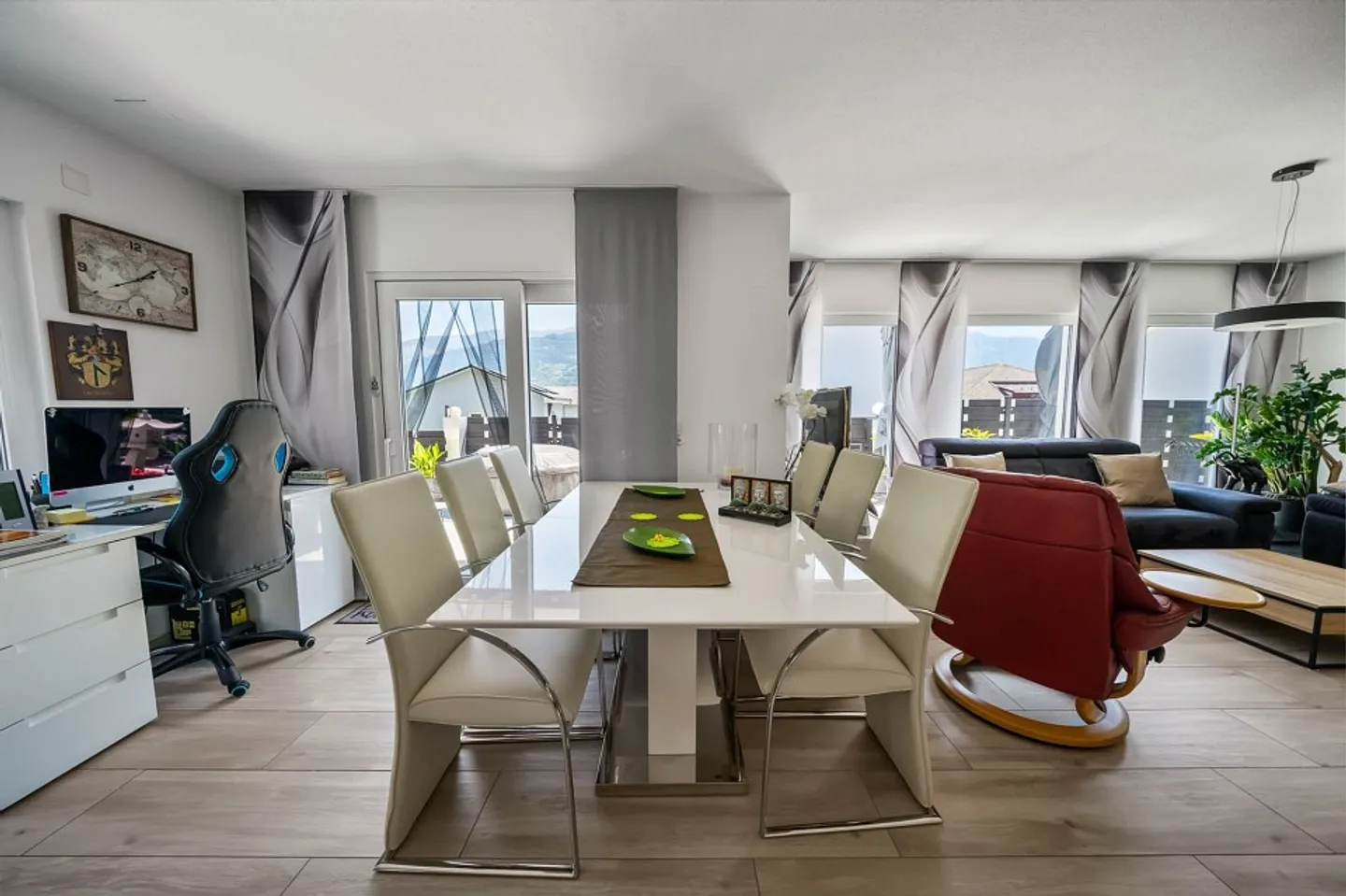 Elegance and comfort on one level in the heart of Chamoson - Photo 11 of 13