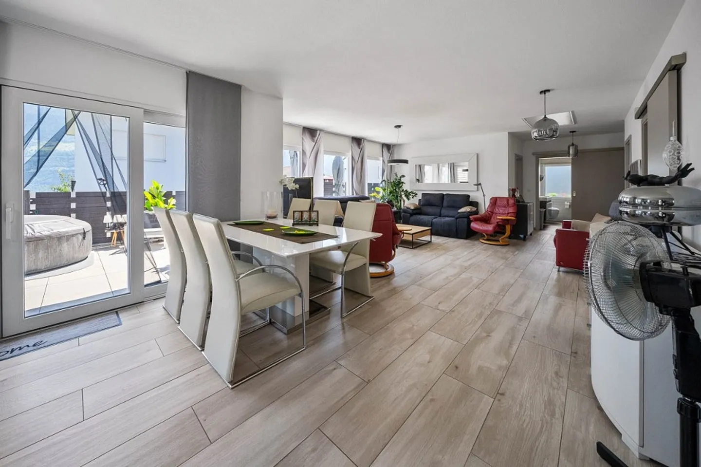 Elegance and comfort on one level in the heart of Chamoson - Photo 12 of 13