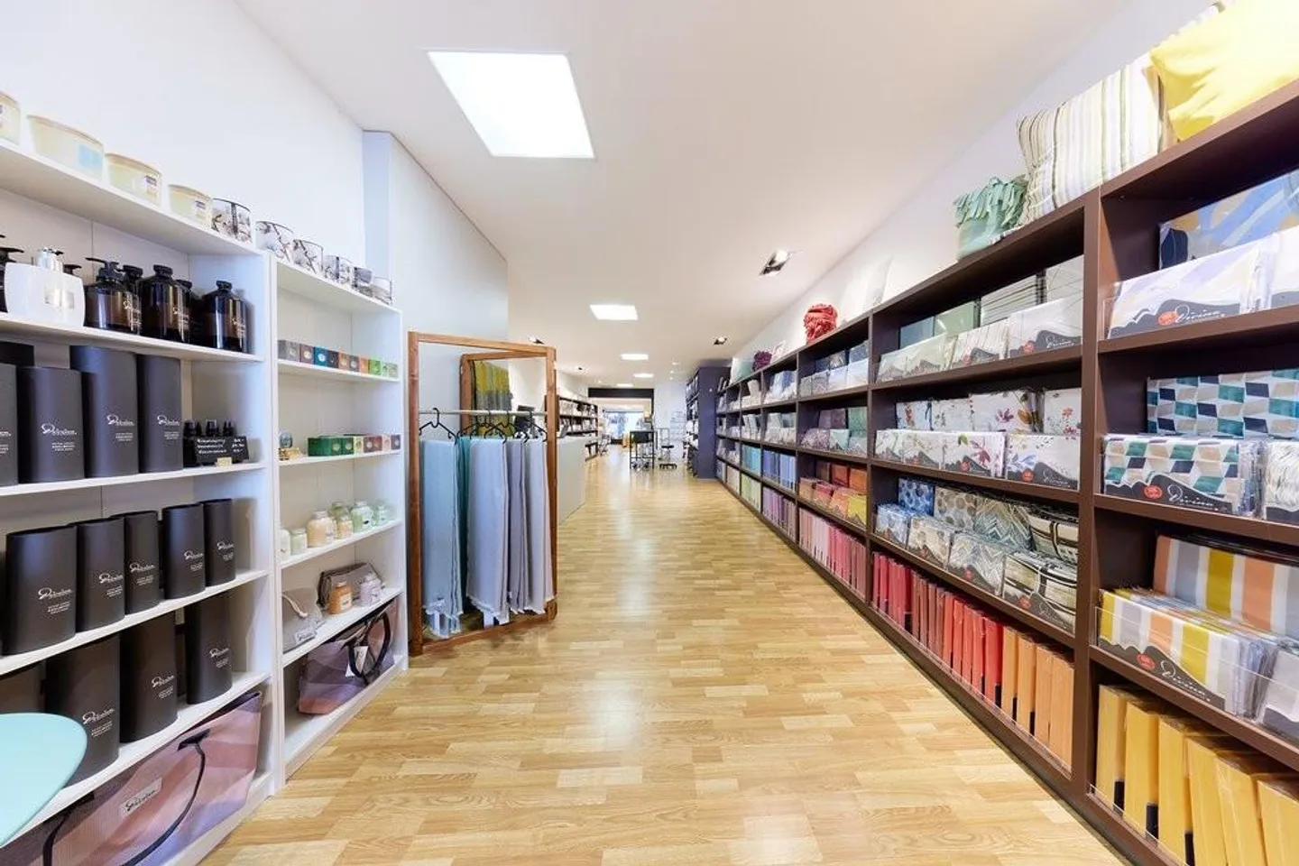 Spazio commerciale di prima classe nella città vecchia di Berna - Foto 2 di 9