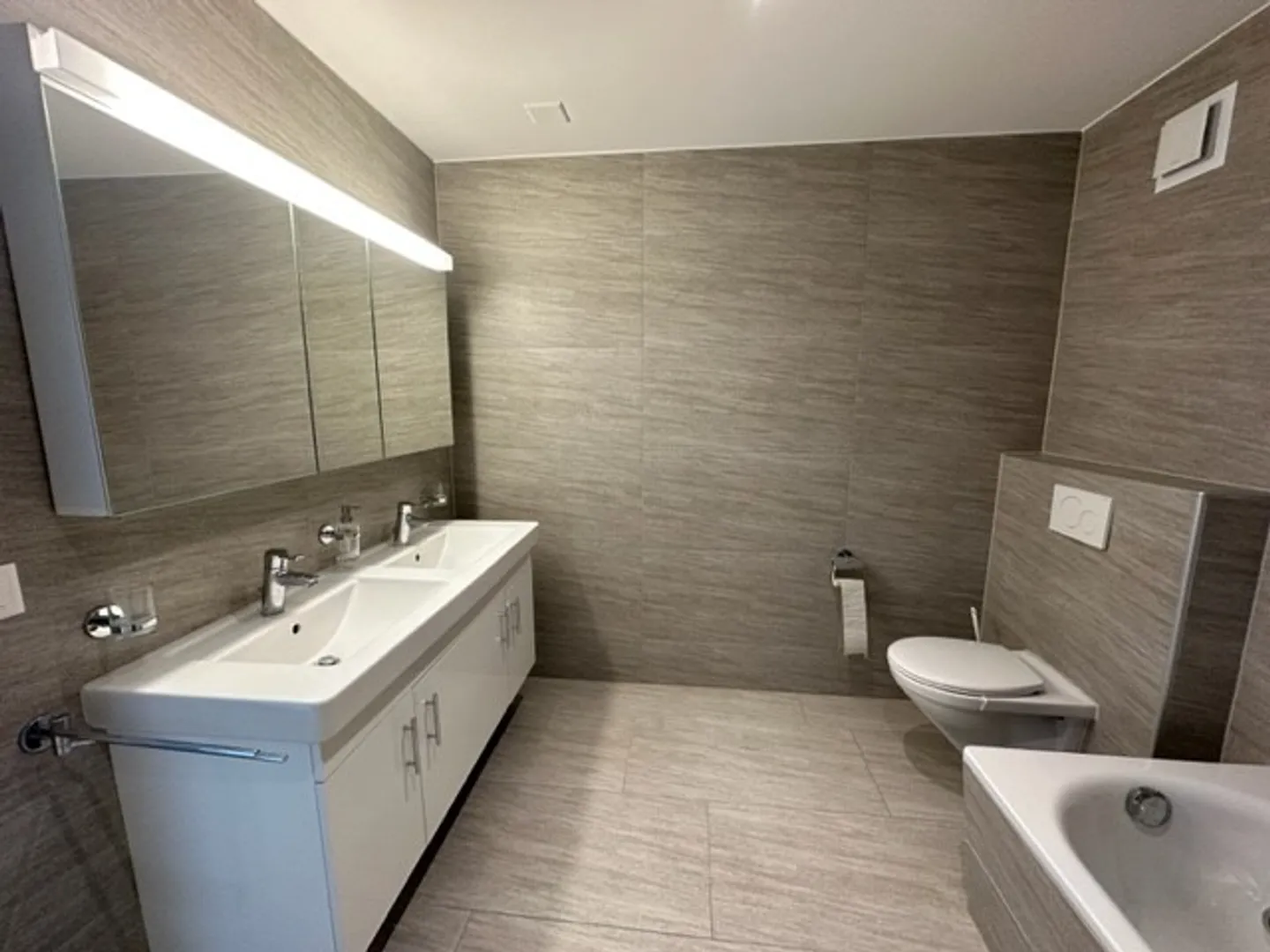 2.5 Room Apartment - Photo 4 of 7