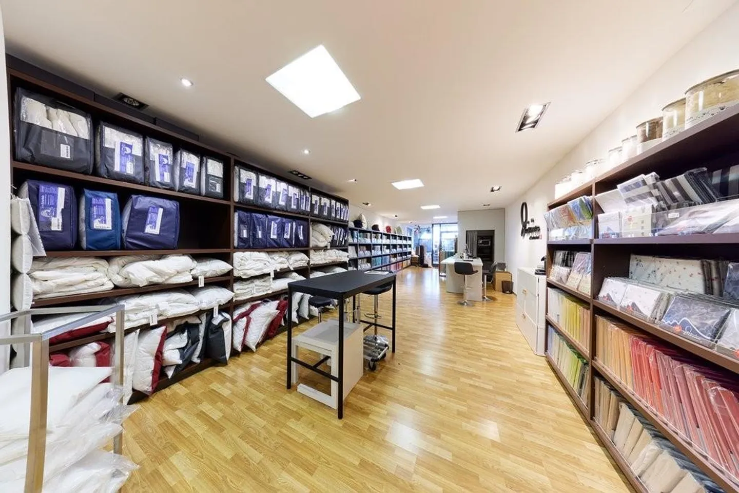 Spazio commerciale di prima classe nella città vecchia di Berna - Foto 3 di 9
