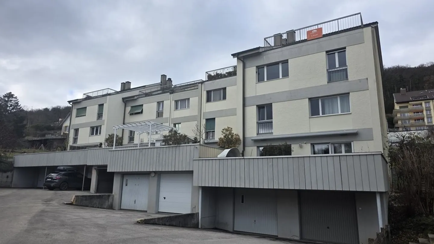 Incantevole casa a tre piani - Foto 8 di 10