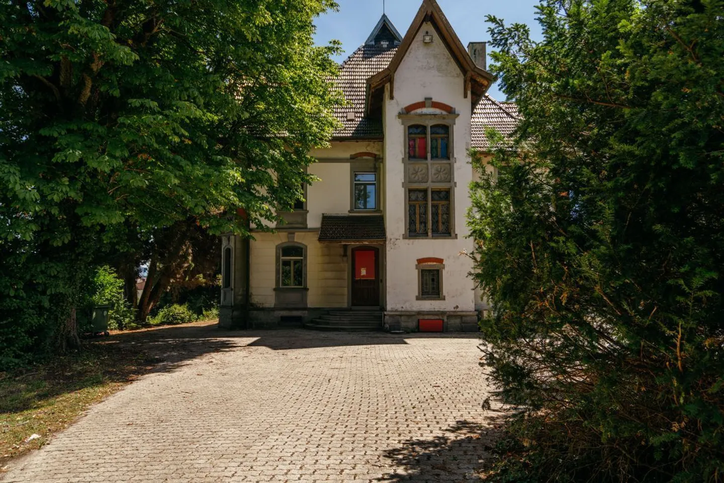 Villa Dreifuss - Where History Writes a New Chapter - Photo 2 of 13