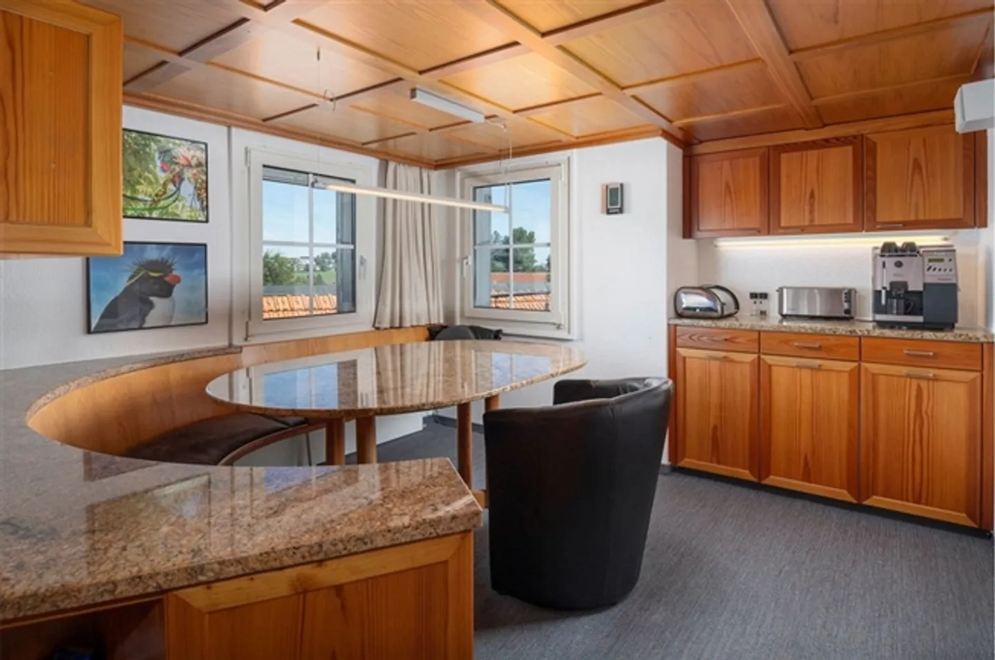 15-Zimmer-Einzelhaus - Foto 3 von 12